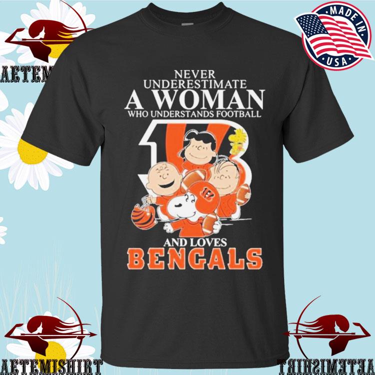 Never underestimate a women who understands football and loves Cincinnati  Bengals shirt, hoodie, sweater, long sleeve and tank top